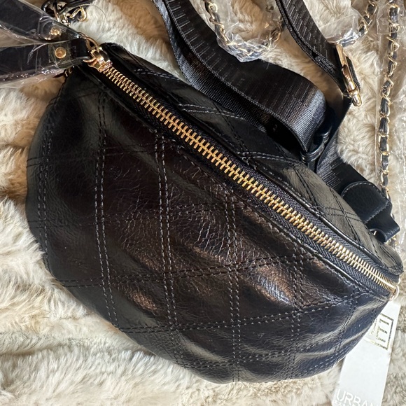 Urban Expressions Handbags - Black Quilted Leather Crossbody Bag